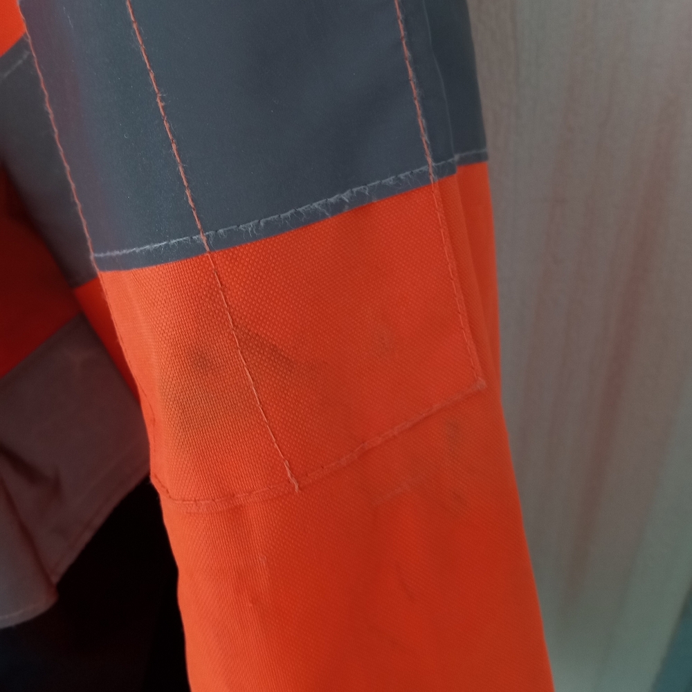 Safety jacket - Picture 4 of 4
